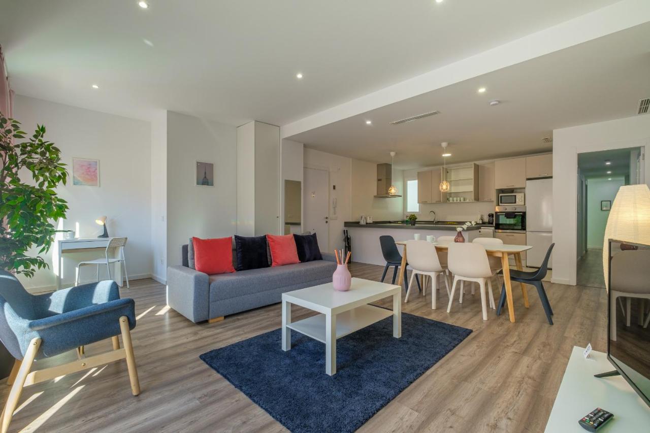 Modern, Stylish Apartment Валенсия Экстерьер фото
