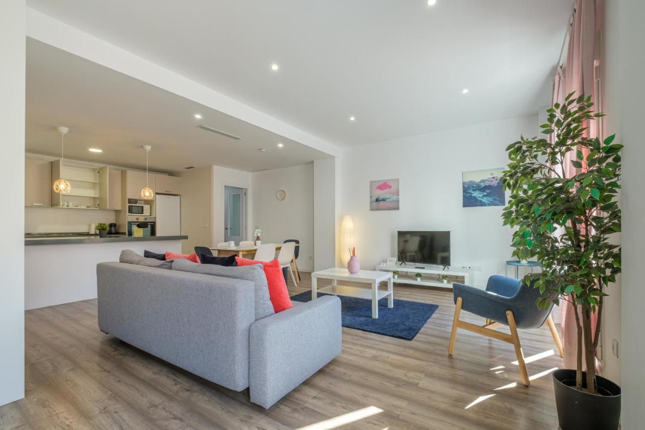 Modern, Stylish Apartment Валенсия Экстерьер фото