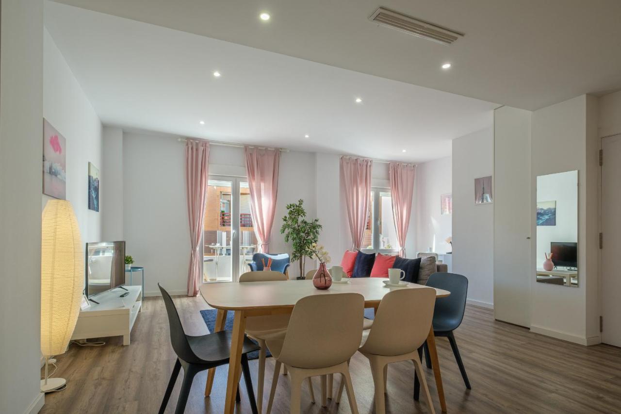 Modern, Stylish Apartment Валенсия Экстерьер фото