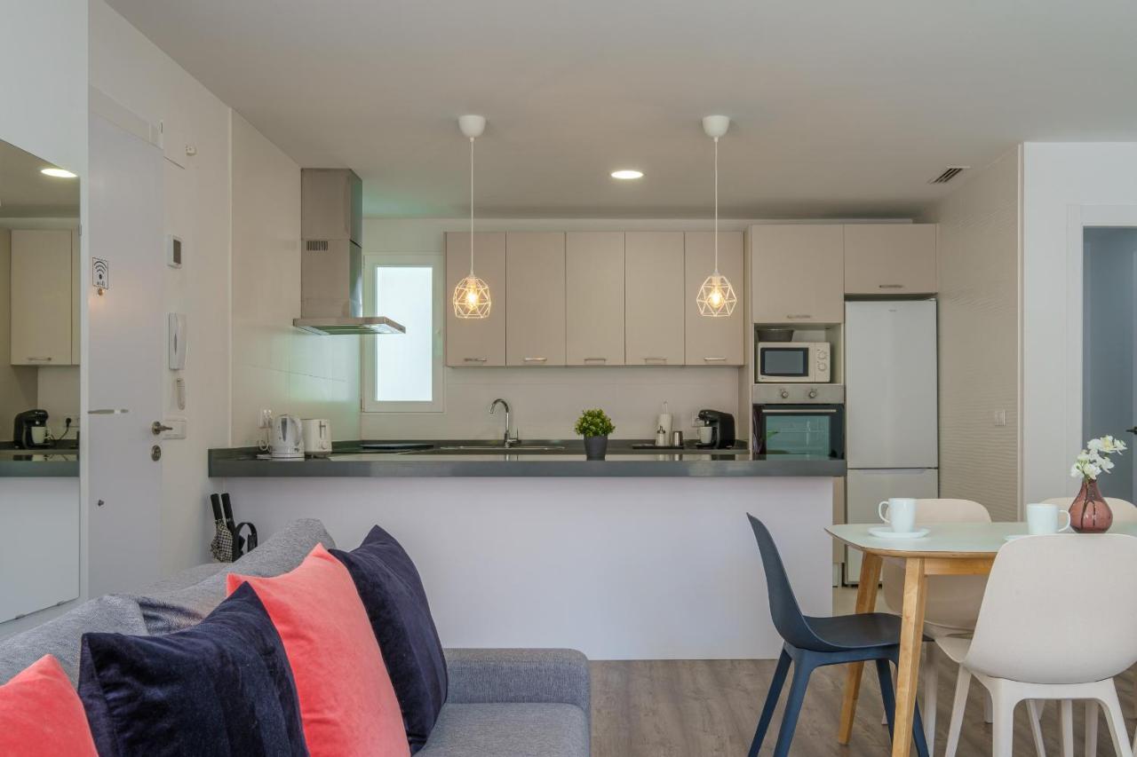 Modern, Stylish Apartment Валенсия Экстерьер фото