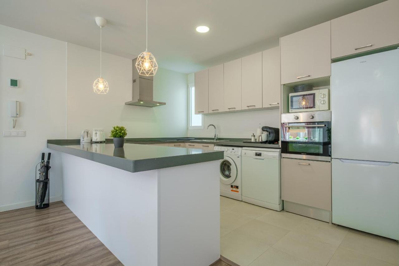 Modern, Stylish Apartment Валенсия Экстерьер фото